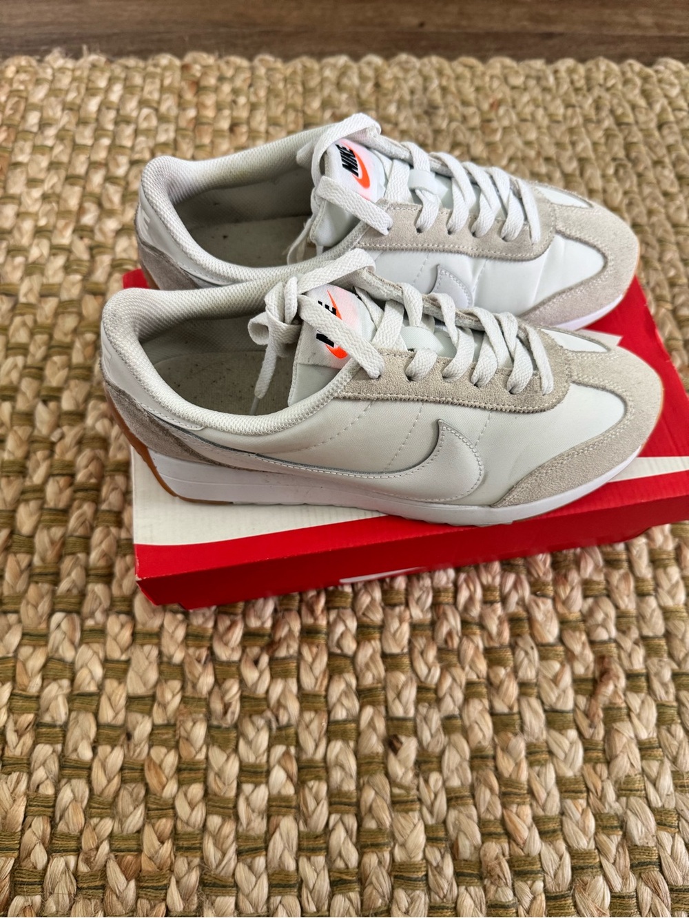 Women’s Nike Pacific White - Picture 3 of 10
